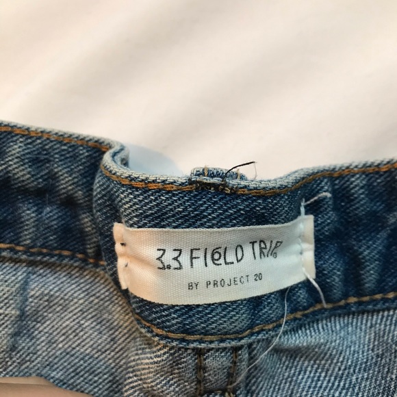 High waisted denim shorts -bought in Hong Kong - Picture 6 of 7